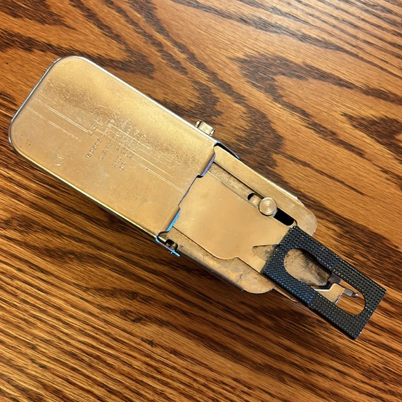 Vintage 1948 Singer Buttonholer w/ 5 button templates and Green Case #160506 - Picture 12 of 14